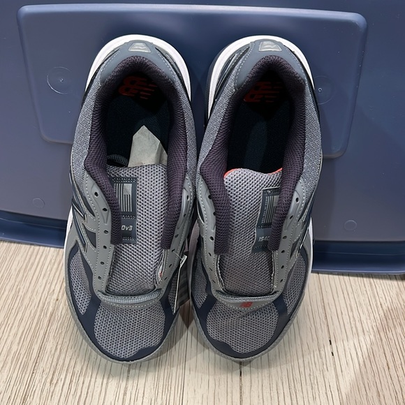 Women’s New Balance Running Shoes - Picture 3 of 7